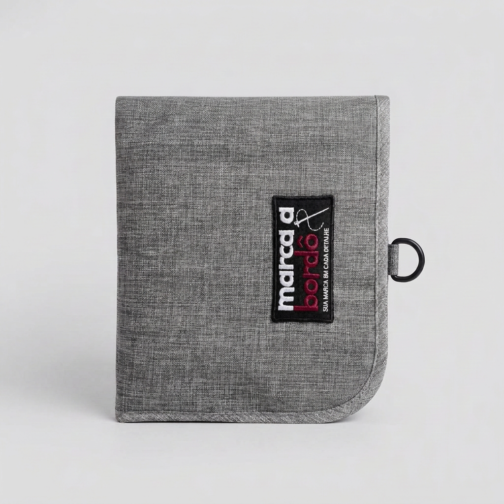 Necessaire em Oxford com Divisórias e Gancho para uniformes e brindes corporativos